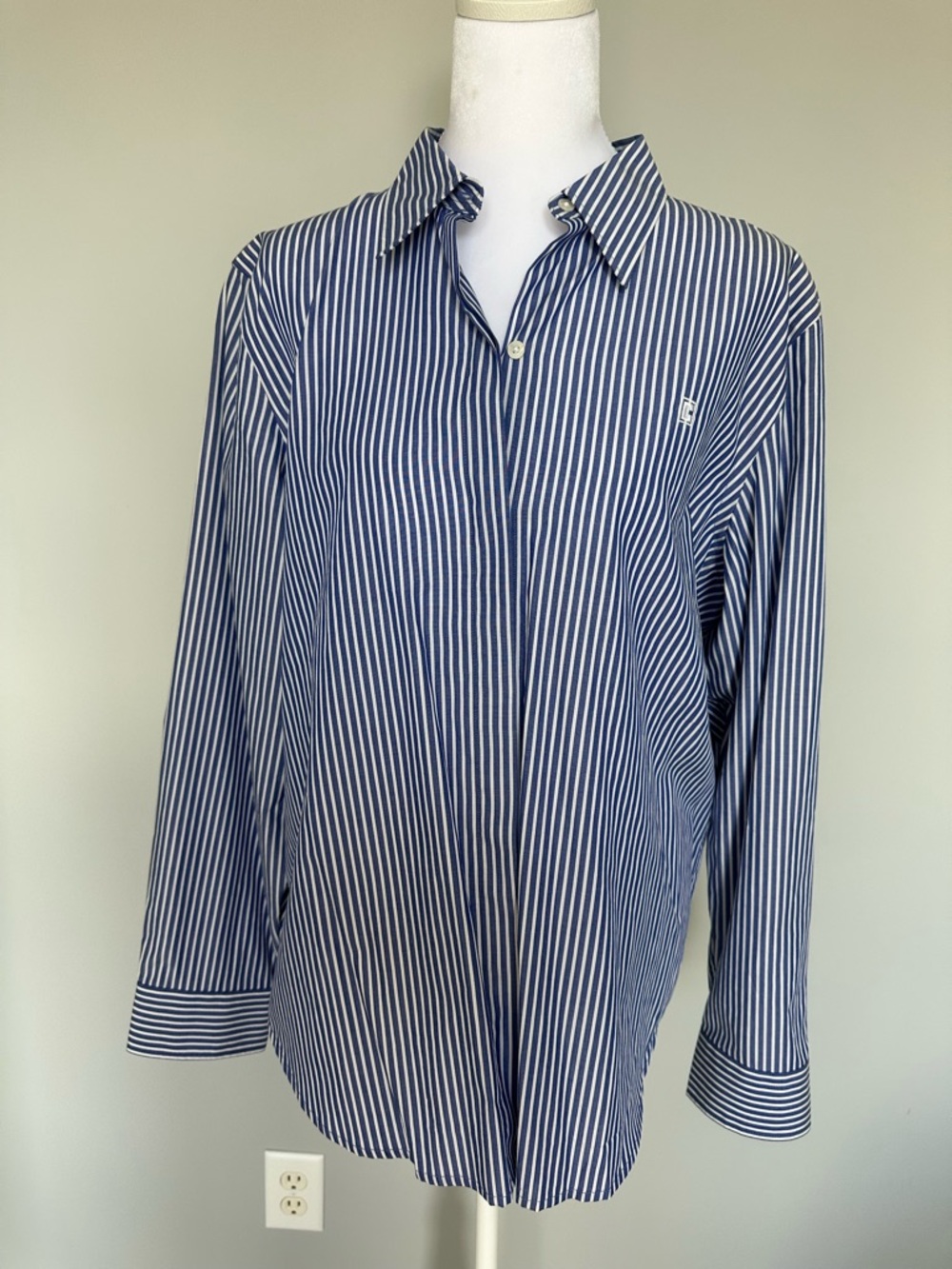 NWT Ladies Cotton Chaps Navy and White Vertical Stripe Dress Shirt. Size XL - Picture 3 of 9